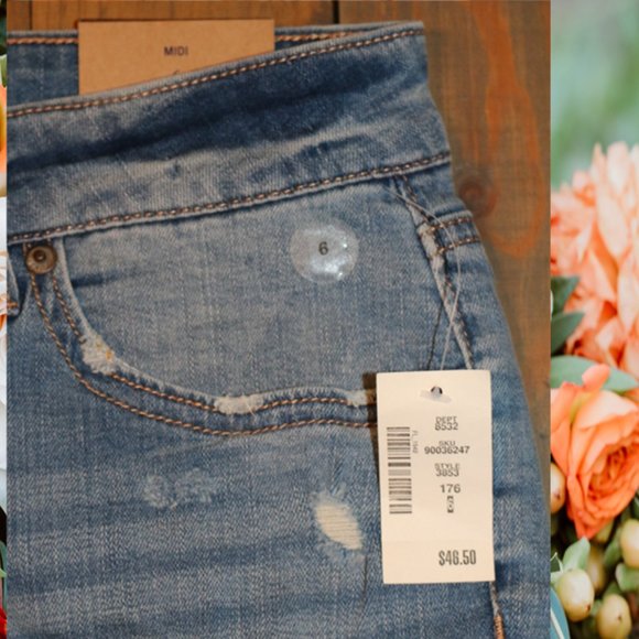 NWT Aeropostale Midi Distressed Low Rise Light Wash Denim Shorts – Size 6 - Picture 2 of 3